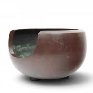Japan, a patinated bronze brazier, hibachi, Meiji period (1868-1912) – kavel bij Veilinggebouw De Zwaan, Amsterdam