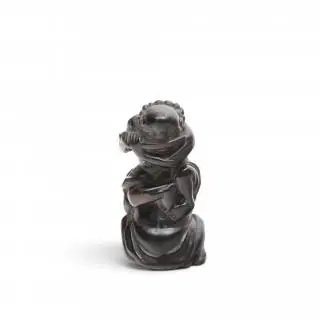 Japan, a black coral netsuke of two fishermen, Edo period, 19th century – kavel bij Veilinggebouw De Zwaan, Amsterdam