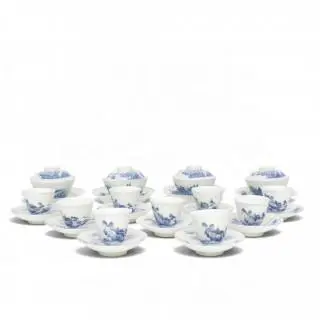 Japan, two sets of blue and white porcelain cups and saucers, 19th-20th century – kavel bij Veilinggebouw De Zwaan, Amsterdam