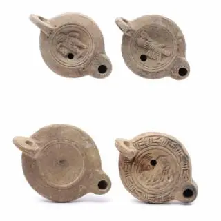 Collection of four terracotta Roman oil lamps, 1st-5th century CE – kavel bij Veilinggebouw De Zwaan, Amsterdam