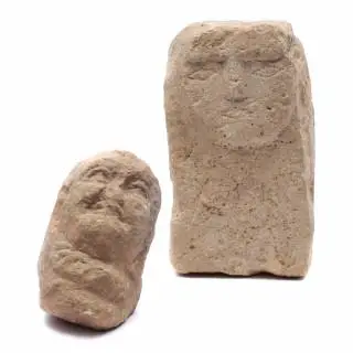Two antique stone fragments of steles, possibly Near Eastern, ca. 3rd - 1st century BCE – kavel bij Veilinggebouw De Zwaan, Amsterdam