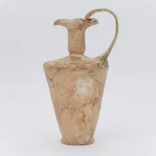 Roman glass jug, 2nd-4th century CE – kavel bij Veilinggebouw De Zwaan, Amsterdam