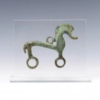 Villanova, a bronze horse bit part, ca. 8th - 7th century BC – kavel bij Veilinggebouw De Zwaan, Amsterdam