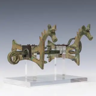 Luristan, a bronze riding bit and horse effigy cheekpieces, ca. 9th - 8th century BCE – kavel bij Veilinggebouw De Zwaan, Amsterdam