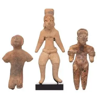 West Mexico, three terracotta figures, ca. 300 BCE - 300 CE – kavel bij Veilinggebouw De Zwaan, Amsterdam