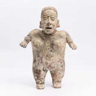 West Mexico, Nayarit, a standing female figure, ca. 200 BCE - 100 CE – kavel bij Veilinggebouw De Zwaan, Amsterdam