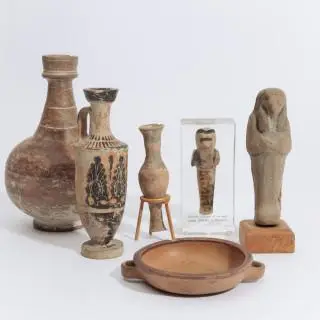 A collection of six various Antique objects – kavel bij Veilinggebouw De Zwaan, Amsterdam