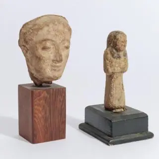 Egypt, a faience Ushabti, Late Period and a terracotta antique buste, Greek-Roman – kavel bij Veilinggebouw De Zwaan, Amsterdam