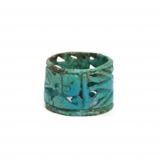 Egypt, an blue faiance open worked band-ring, 22nd-21st Dynasty, 1075-730 BCE – kavel bij Veilinggebouw De Zwaan, Amsterdam