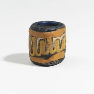 A large Merovingian glass bead, 6th - 7th century CE – kavel bij Veilinggebouw De Zwaan, Amsterdam