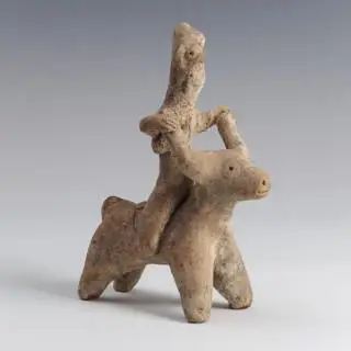 North Syria, a rare terracotta sculpture of a figure riding a horned animal, ca. 2000 BCE – kavel bij Veilinggebouw De Zwaan, Amsterdam