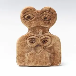 Syria, Tell Brak, a marble idol of a mother with child, ca. 4th Mill BCE – kavel bij Veilinggebouw De Zwaan, Amsterdam