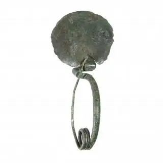 A Villanova bronze fibula, ca. 7th century BCE – kavel bij Veilinggebouw De Zwaan, Amsterdam
