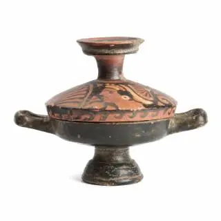 An Apulian terracotta lided tazza, lekanis, ca. 320 - 310 BCE – kavel bij Veilinggebouw De Zwaan, Amsterdam