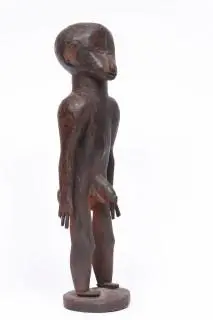 Melanesia, a standing male figure – kavel bij Veilinggebouw De Zwaan, Amsterdam
