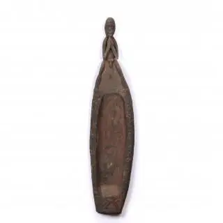 Papua, Asmat, elongated platter – kavel bij Veilinggebouw De Zwaan, Amsterdam