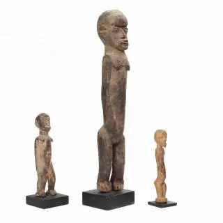 Burkina Faso, three Lobi figures – kavel bij Veilinggebouw De Zwaan, Amsterdam