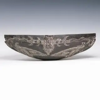 P.N. Guinea, Tami or Siassi Islands, deep bowl – kavel bij Veilinggebouw De Zwaan, Amsterdam
