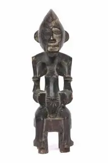 Ivory Coast, Senufo, a seated female figure – kavel bij Veilinggebouw De Zwaan, Amsterdam