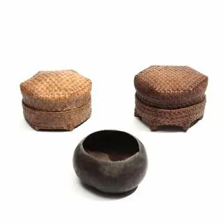 Indonesia, a collection of five various objects – kavel bij Veilinggebouw De Zwaan, Amsterdam