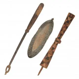Melanesia. a collection of three objects, consisting of a Kamoro hourglass shield, yamate, an old SLake Sentani dish and a Massim spatula – kavel bij Veilinggebouw De Zwaan, Amster
