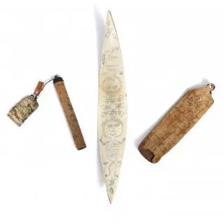 North Sumatra, Toba Batak, three bone shamanic amulets – kavel bij Veilinggebouw De Zwaan, Amsterdam