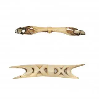 Papua, Asmat, two bone nose ornaments – kavel bij Veilinggebouw De Zwaan, Amsterdam