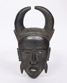 Ivory Coast, Djimini, horned face mask – kavel bij Veilinggebouw De Zwaan, Amsterdam