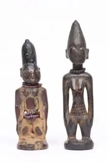Nigeria, Yoruba, two Ibeji figures – kavel bij Veilinggebouw De Zwaan, Amsterdam