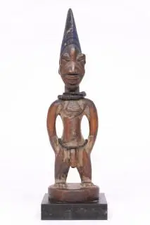Nigeria, Yoruba, Igbominia, standing male figure, ibeji – kavel bij Veilinggebouw De Zwaan, Amsterdam