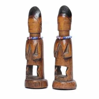 Nigeria, Yoruba, a rare pair of old and used twin figures, ere ibeji – kavel bij Veilinggebouw De Zwaan, Amsterdam