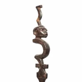 Mozambique-Tanzania, Makonde, a dignitary staff – kavel bij Veilinggebouw De Zwaan, Amsterdam