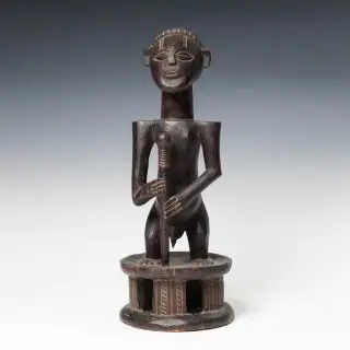Eastern Congo / West Tanzania, Lake Tanganyika, Tabwa, Ijiji, a standing figure on a stool – kavel bij Veilinggebouw De Zwaan, Amsterdam