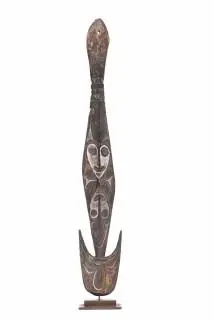 P.N. Guinea, Middle Sepik, Yuat River, a finely carved suspension hook – kavel bij Veilinggebouw De Zwaan, Amsterdam