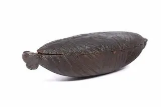 New Zeeland, Maori, a finely carved lidded feather box, wakahuia, 18th-19th century – kavel bij Veilinggebouw De Zwaan, Amsterdam