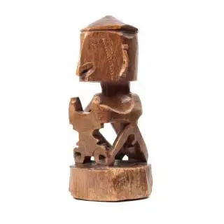 Papua, Cenderawasih Bay, Biak, crouching anthropomorphic ancestor figure, Korwar – kavel bij Veilinggebouw De Zwaan, Amsterdam