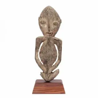P.N. Guinea, Boiken, a stone carved wooden fragment of a female figure – kavel bij Veilinggebouw De Zwaan, Amsterdam