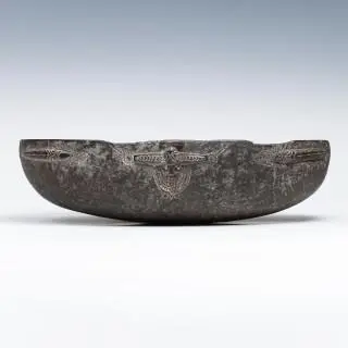 P.N. Guinea, Huon Gulf, Tami Islands, an old oval shaped bowl – kavel bij Veilinggebouw De Zwaan, Amsterdam