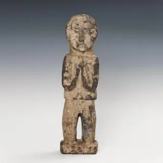 Western Nepal, a standing stone anthropomorphic figure, namasker – kavel bij Veilinggebouw De Zwaan, Amsterdam