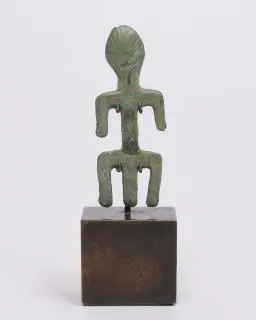Siberia, a metal amulet idol figure – kavel bij Veilinggebouw De Zwaan, Amsterdam