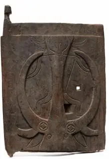 Sulawesi, Toraja, a wooden door – kavel bij Veilinggebouw De Zwaan, Amsterdam