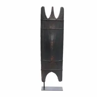 Philippines, Luzon, Bontoc, a wooden war shield – kavel bij Veilinggebouw De Zwaan, Amsterdam