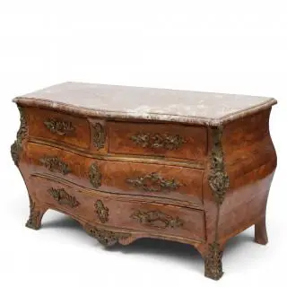 Frankrijk, rozenhouten commode, gesigneerd MM voor Michel Mallerot, Régence, circa 1715 – kavel bij Veilinggebouw De Zwaan, Amsterdam