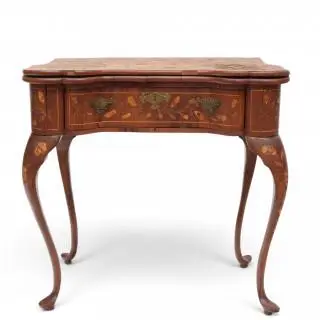 Notenhouten speeltafel in Louis XV-stijl, 19e eeuw – kavel bij Veilinggebouw De Zwaan, Amsterdam