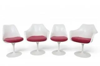 Eero Saarinen voor Knoll International, USA, paar Tulip stoelen, No. 150 en paar Tulip armstoelen, No. 151, ontwerp 1955-1956 – kavel bij Veilinggebouw De Zwaan, Amsterdam