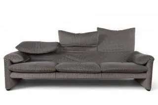 Vico Magistretti voor Cassina, Italië, 675 Maralunga 40 driezitsbank, ontwerp 1973 – kavel bij Veilinggebouw De Zwaan, Amsterdam
