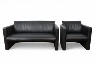 Hugo de Zeeuw voor Leolux, Nederland, zwart lederen 'Fiabo' tweezitsbank en -fauteuil – kavel bij Veilinggebouw De Zwaan, Amsterdam