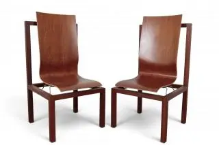 Dominique Perrault en Gealle Lauriot-Prévost, paar 'BNF' teakhouten stoelen, ontworpen voor de Nationale Bibliotheek te Parijs, 1995 – kavel bij Veilinggebouw De Zwaan, Amsterdam