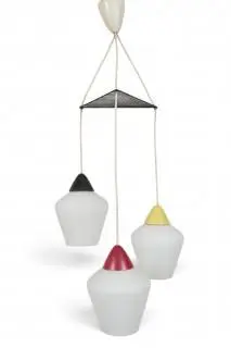 Hanglamp met drie matglazen kapjes, 70-er jaren – kavel bij Veilinggebouw De Zwaan, Amsterdam