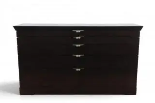 Chi Wing Lo voor Giorgetti, Italië, 'Eon' dressoir, ontwerp 1996 – kavel bij Veilinggebouw De Zwaan, Amsterdam